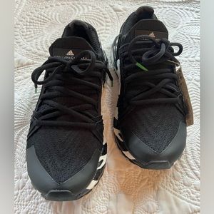 NIB. Stella McCartney Ultra Boost. Women’s size 6.